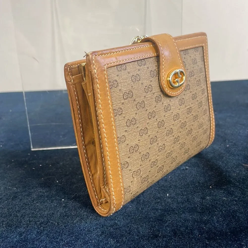 Gucci Vintage Tan Logo With Kiss Lock Wallet